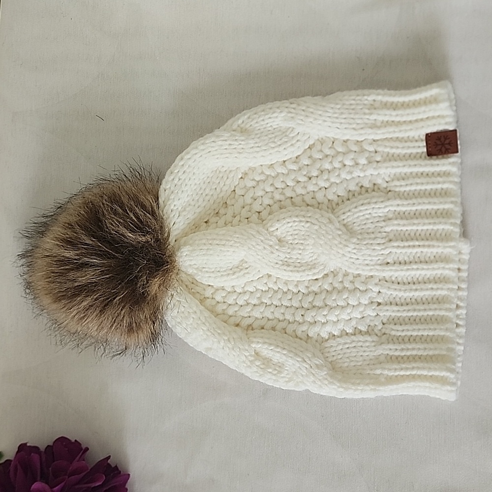 Gertex Ivory White Cable Knit Faux Fur Pom Pom Beanie Hat